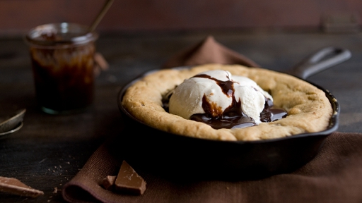 5) Cookie Skillet Sundae