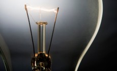 Illuminated light bulb
