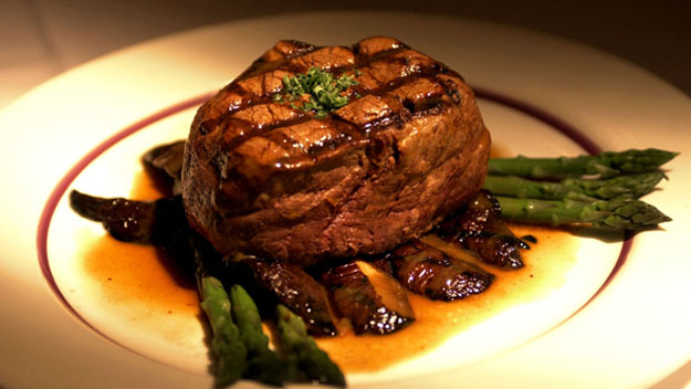 Steak and asparagus