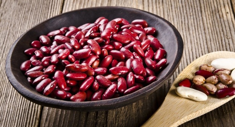 red-kidney-beans-on-a-wooden-table-facebook