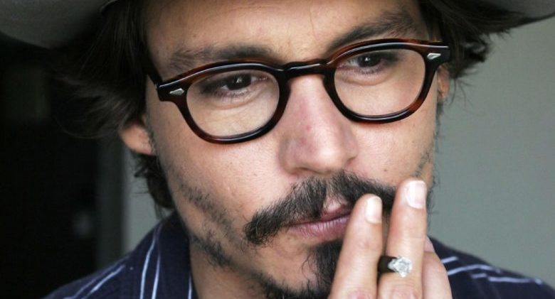 johnny-depp-cigarette