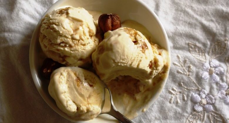 frangelico_hazelnut_praline_ice_cream-025