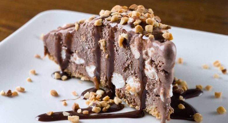 xrocky-road-ice-cream-pie.jpg.pagespeed.ic.-WnQbzxQpZ