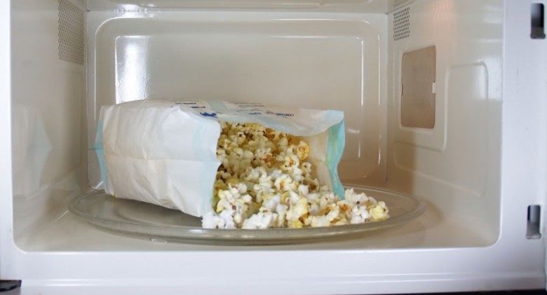 bigstockphoto_Popcorn_In_Microwave_